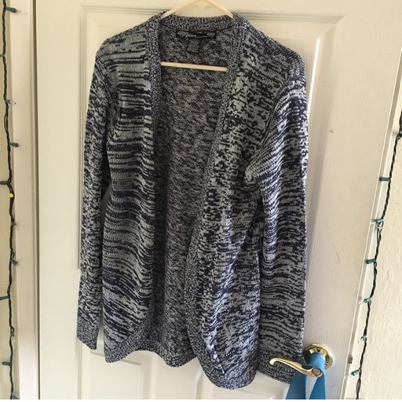 Sweater - Picture 1 of 2